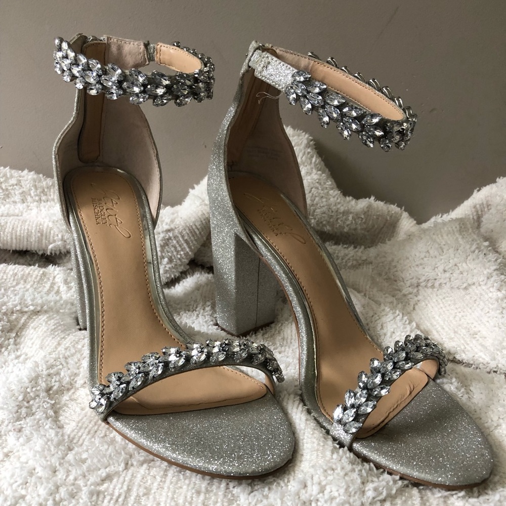 Jewel Badgley Mischka Mayra shoes size 8 like brand new silver open toe ankle
